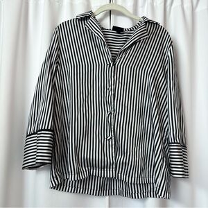 Who What Wear Black and White Stripped Button Up Shirt Size Small